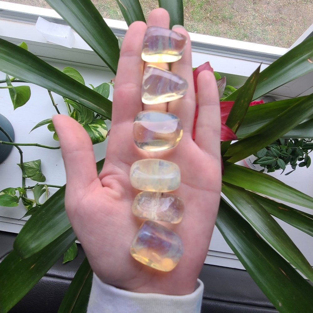 Yellow obsidian